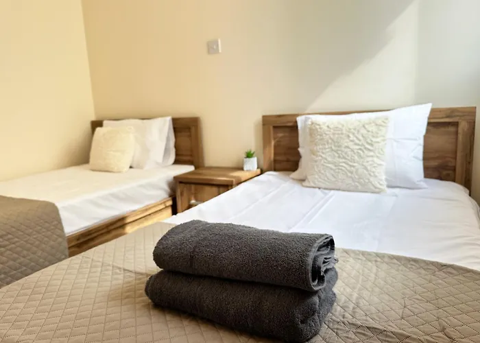 Serenity Sunset Holiday Apt - Larnaca